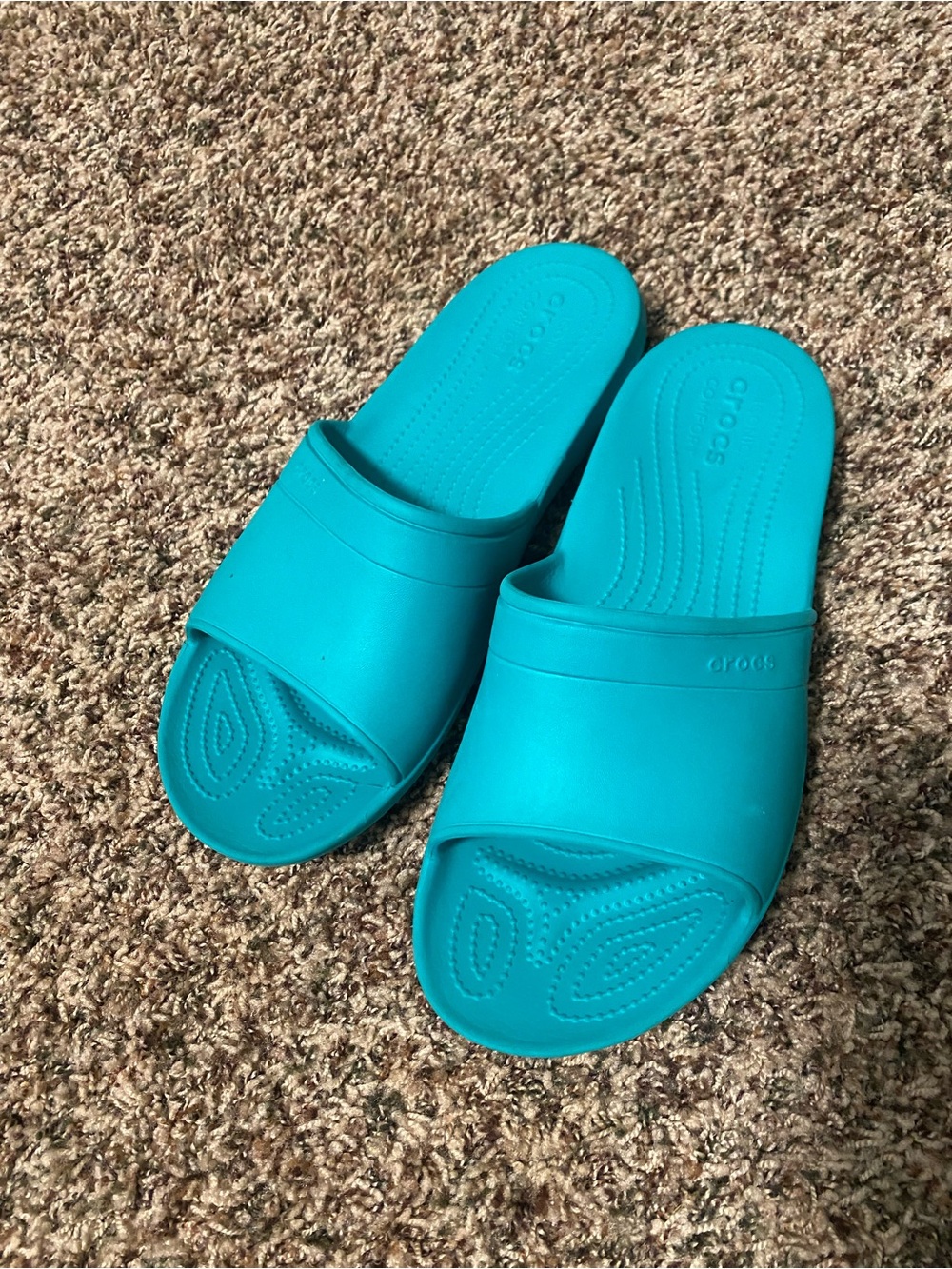 Crocs Iconic Comfort Slides in Teal Men’s 11 Women’s 12.5